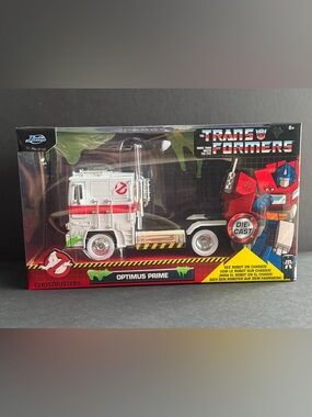 Jada Transformers G1 Optimus Prime Big Rig with Ghostbusters Ecto-1 Graphics